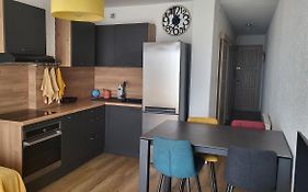 Adorable Petit Appartement Avec Magnifique Vue Sur Le Port De Canet